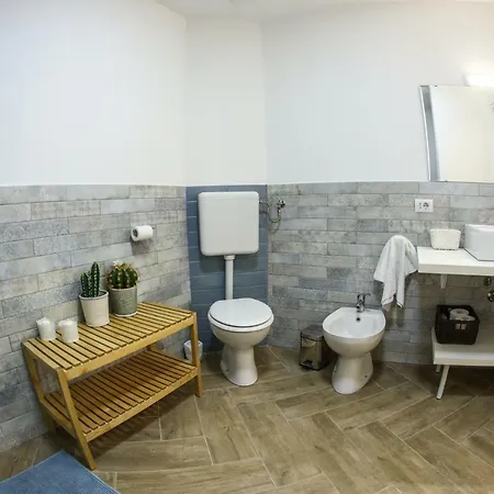 La Maisonette At Duomo Nápoles