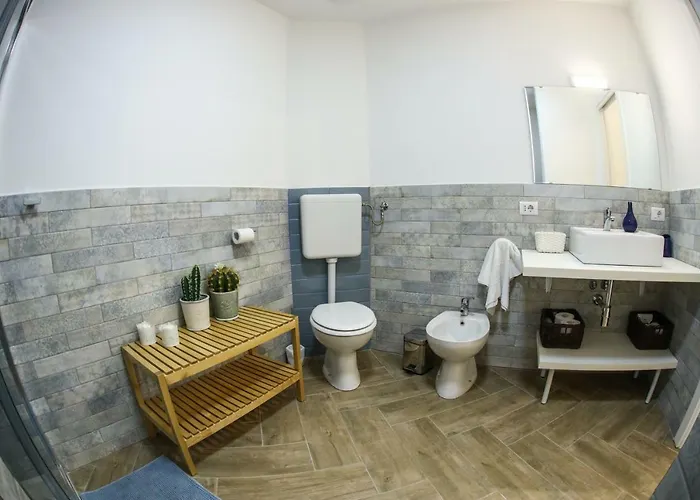 La Maisonette At Duomo Neapol